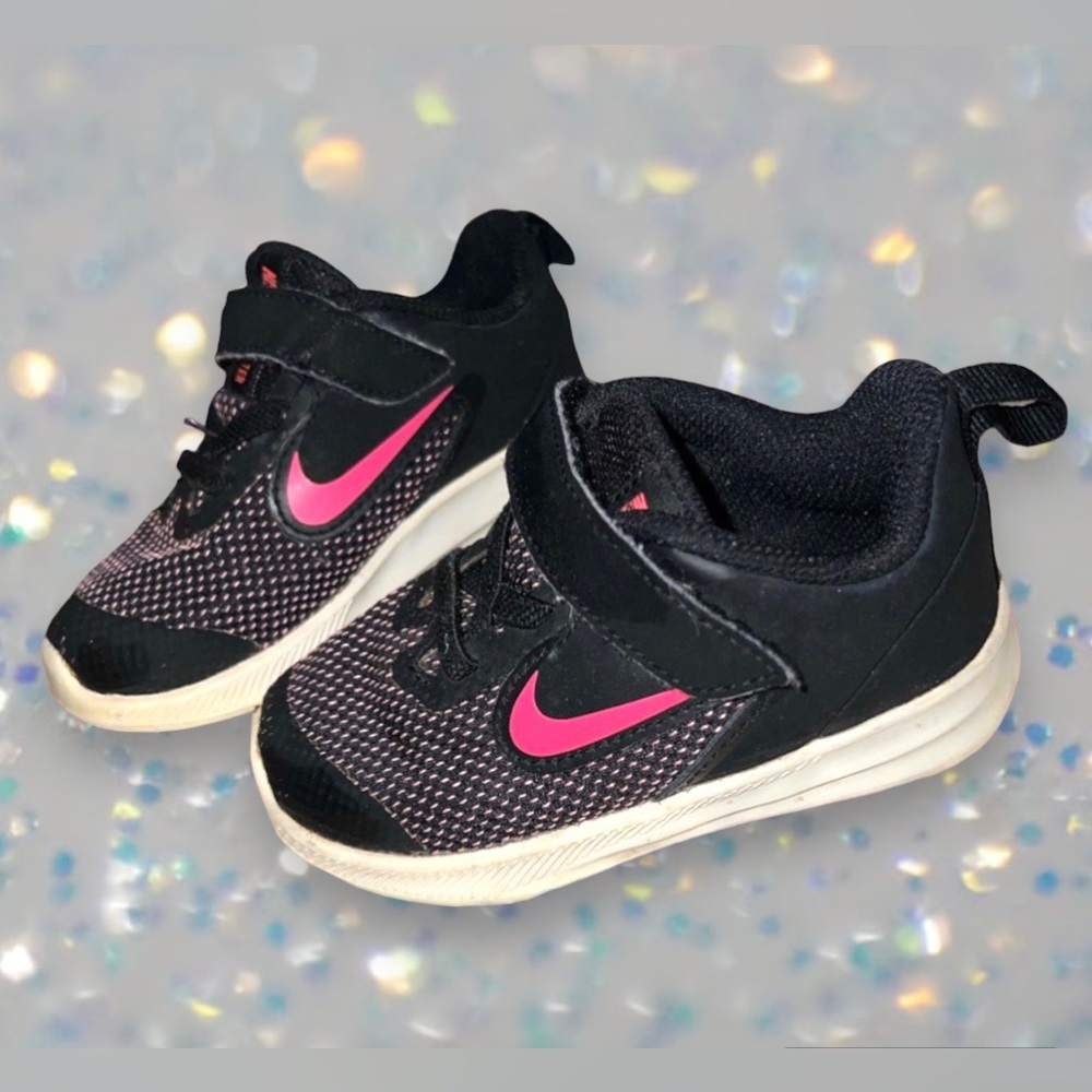 Little girls Nike sneakers size 6C